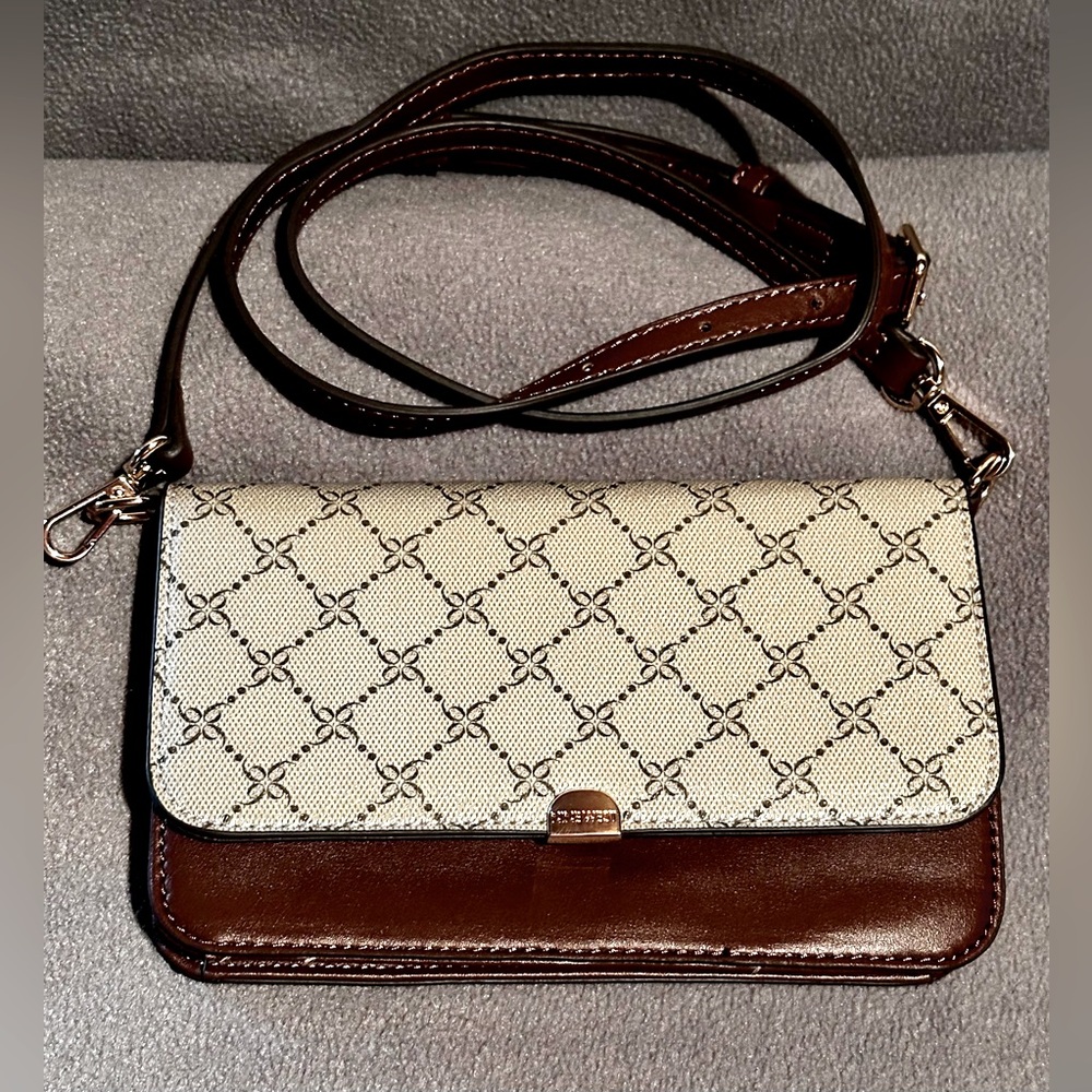 Nine West Clutch Brown With Gold Accents & Shoulder Strap New Without Tags
